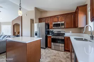 10790 S April Spring Pl, Vail, AZ 85641 - Photo 16