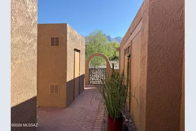 6440 N Foothills Drive, Tucson, AZ 85718 - Photo 6
