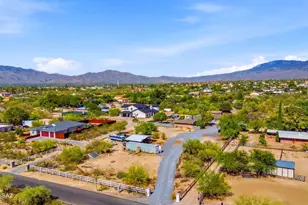 725 S Gollob Rd, Tucson, AZ 85710 - Photo 2