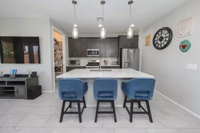 7771 S Wolf Creek Drive, Tucson, AZ 85757 - Photo 6