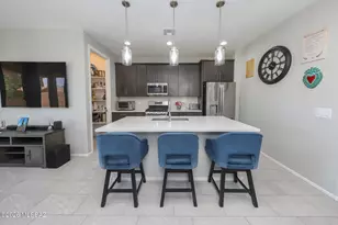 7771 S Wolf Creek Dr, Tucson, AZ 85757 - Photo 6