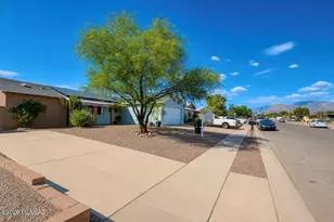 6969 N Northlight Dr, Tucson, AZ 85741 - Photo 2