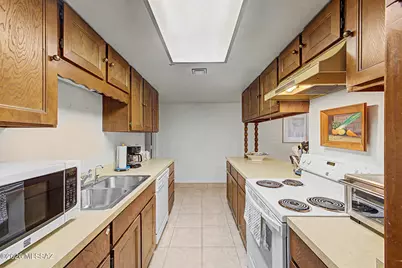 241 N Cactus Loop, Green Valley, AZ 85614 - Photo 10