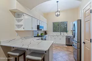 721 N Promontory Dr, Tucson, AZ 85748 - Photo 2