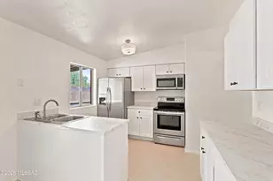 9673 E Quail Pl, Tucson, AZ 85748 - Photo 14