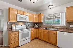 880 N Natachee Ave, Tucson, AZ 85710 - Photo 18