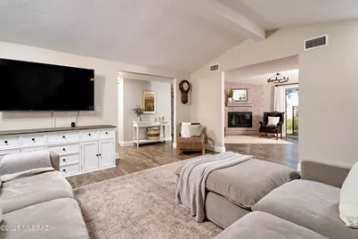 7364 N Mountain Shadows Drive, Tucson, AZ 85718 - Photo 12