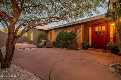 7364 N Mountain Shadows Drive, Tucson, AZ 85718 - Photo 6
