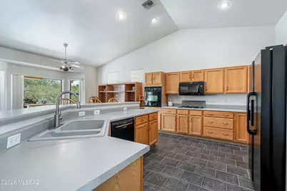 4940 N Castle Ridge Road, Tucson, AZ 85749 - Photo 10