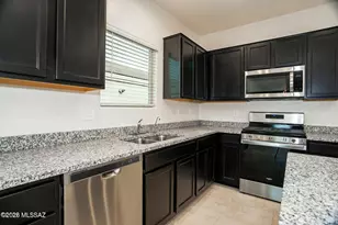 9277 W Creosote Rain Dr, Marana, AZ 85653 - Photo 10