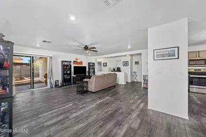 228 E Scarlet Maple Street, Sahuarita, AZ 85629 - Photo 8