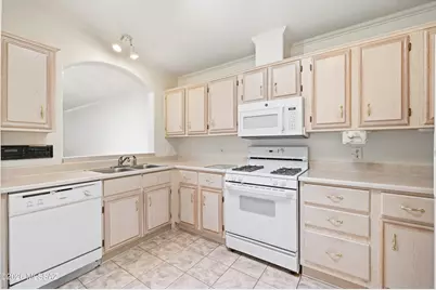 492 W Windham Boulevard, Green Valley, AZ 85614 - Photo 6