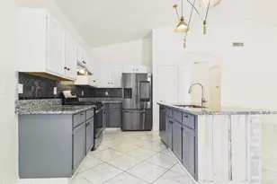 160 S Palace Gardens Dr, Tucson, AZ 85748 - Photo 8