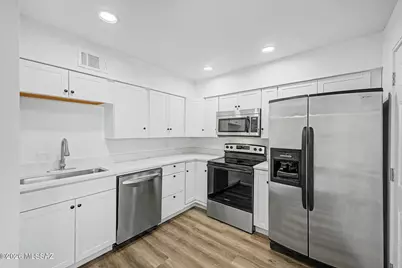 3960 E Flower Street #APT 38, Tucson, AZ 85712 - Photo 2