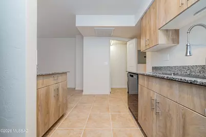 2525 N Alvernon Way #UNIT E1, Tucson, AZ 85712 - Photo 10