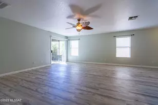 7753 W Oak Stream Rd, Tucson, AZ 85743 - Photo 10