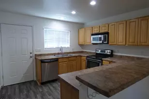 1077 N Riverside Dr, Tucson, AZ 85745 - Photo 4