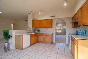 9413 N Warbler Pl, Tucson, AZ 85742 - Photo 14