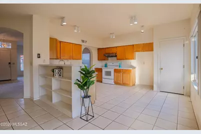 9413 N Warbler Place, Tucson, AZ 85742 - Photo 16
