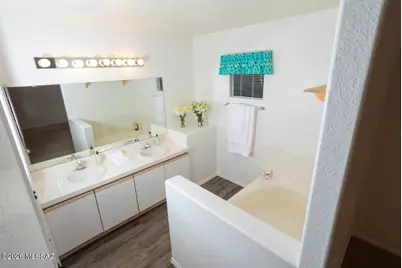 8521 N Spring Creek Drive, Tucson, AZ 85742 - Photo 18