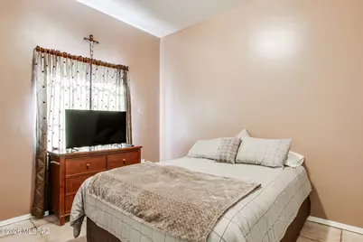 1998 S Sylvester Drive, Tucson, AZ 85713 - Photo 18