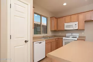 12073 W Hailey Ln, Marana, AZ 85653 - Photo 2