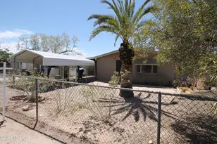 2665 N Leah Pl, Tucson, AZ 85705 - Photo 2