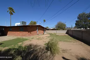 7118 E Elbow Bay Dr, Tucson, AZ 85710 - Photo 14