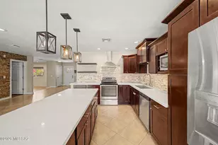 7550 E Rio Verde Dr, Tucson, AZ 85715 - Photo 12