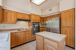 936 E Camino Diestro, Oro Valley, AZ 85704 - Photo 20