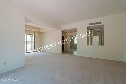 936 E Camino Diestro, Oro Valley, AZ 85704 - Photo 10