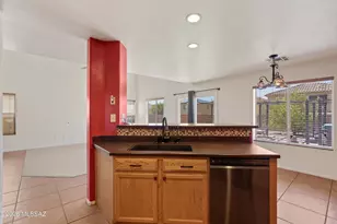 675 W Ash Ridge Dr, Green Valley, AZ 85614 - Photo 14