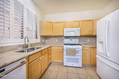 7706 W Madrigal Drive, Tucson, AZ 85743 - Photo 8