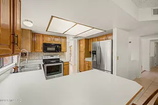 9860 N Longford Dr, Tucson, AZ 85742 - Photo 12