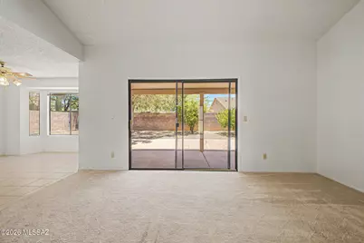9860 N Longford Drive, Tucson, AZ 85742 - Photo 8