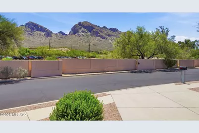430 E Desert Golf Place, Oro Valley, AZ 85737 - Photo 2