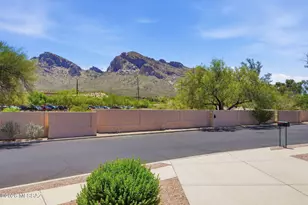 430 E Desert Golf Pl, Oro Valley, AZ 85737 - Photo 2