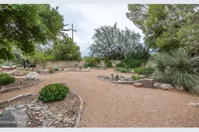 7944 E Cloud Road, Tucson, AZ 85750 - Photo 14