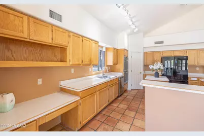 12420 N Lantern Way, Oro Valley, AZ 85755 - Photo 14