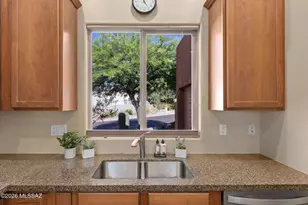 10446 E Sara Scarlet Loop, Tucson, AZ 85747 - Photo 12