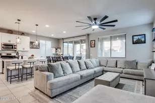 7877 S Wolf Creek Dr, Tucson, AZ 85757 - Photo 10