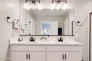 7877 S Wolf Creek Dr, Tucson, AZ 85757 - Photo 20