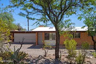 1543 N Plaza De Lirios, Tucson, AZ 85745 - Photo 2