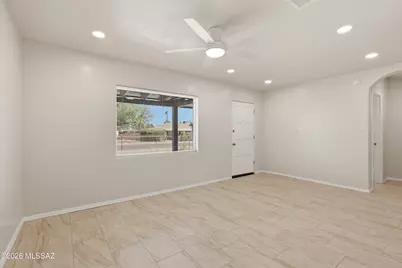 2111 S Miramonte Stravenue, Tucson, AZ 85713 - Photo 6