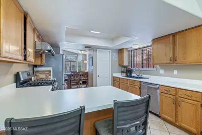 10301 N Oak Knoll Lane, Tucson, AZ 85737 - Photo 12
