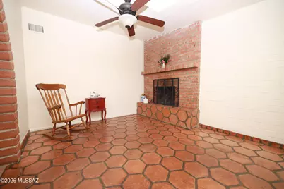 672 W Calle Sevilla, Tucson, AZ 85756 - Photo 10