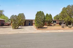 6470 E Calle Luna, Tucson, AZ 85710 - Photo 2