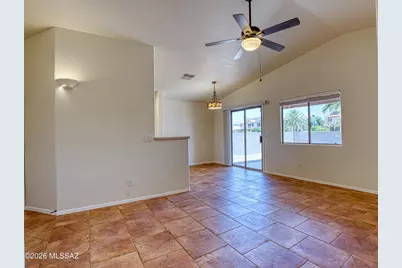 7992 N Siskiyou Drive, Tucson, AZ 85743 - Photo 6