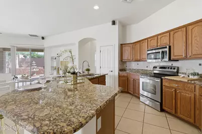 10046 E Cedar Hill Drive, Tucson, AZ 85748 - Photo 10