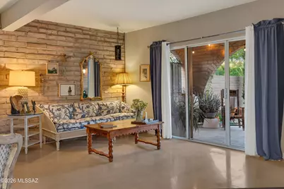 6400 N Val Dosta Drive, Tucson, AZ 85718 - Photo 2